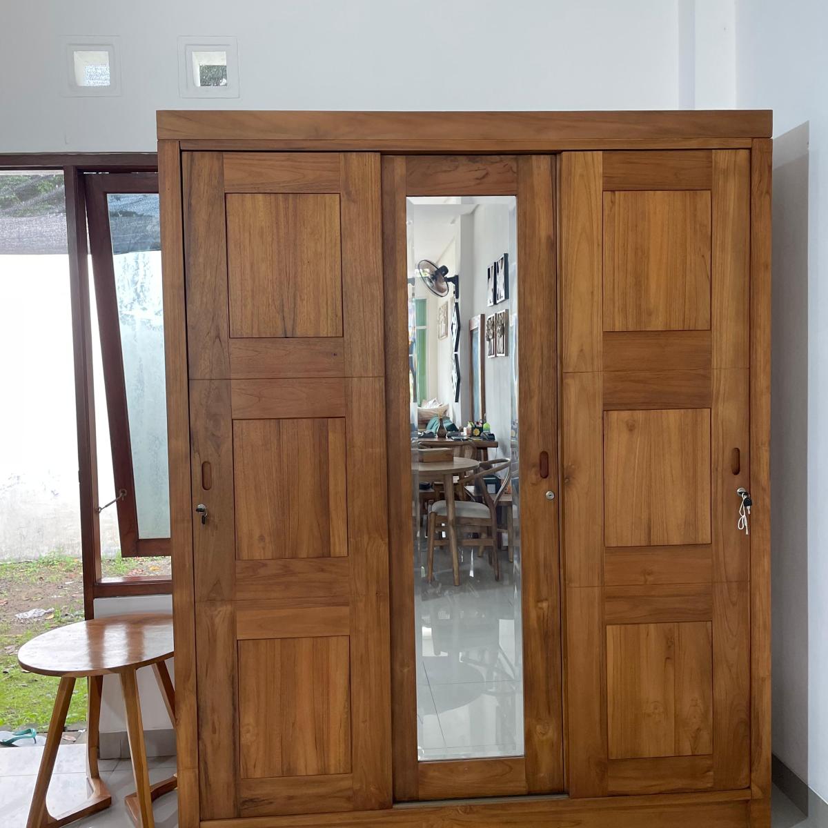 Lemari 3 Pintu&nbsp;Sliding