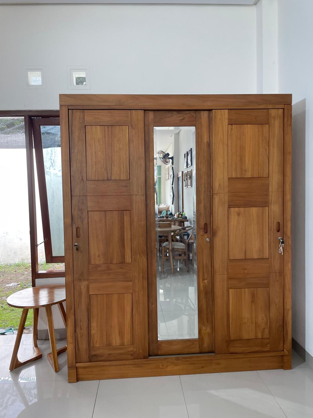 Lemari 3 Pintu Sliding Diva Kayyu Furniture and Craft